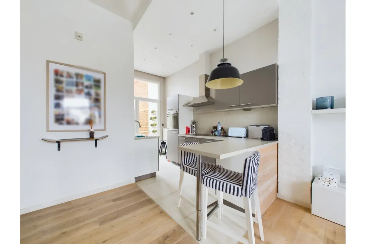 Appartement te  huur in Ukkel 1180 1200.00€ 1 slaapkamers 50.00m² - Zoekertje 674600