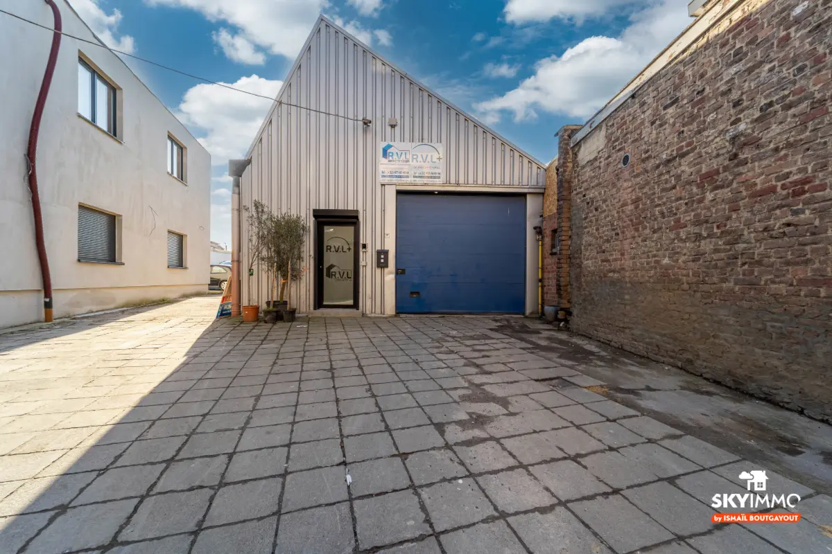 Handelszaak te  koop in Herstal 4040 289000.00€  slaapkamers 385.00m² - Zoekertje 674602