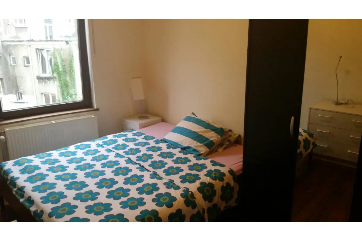 Appartement te  huur in Elsene 1050 650.00€  slaapkamers m² - Zoekertje 674518