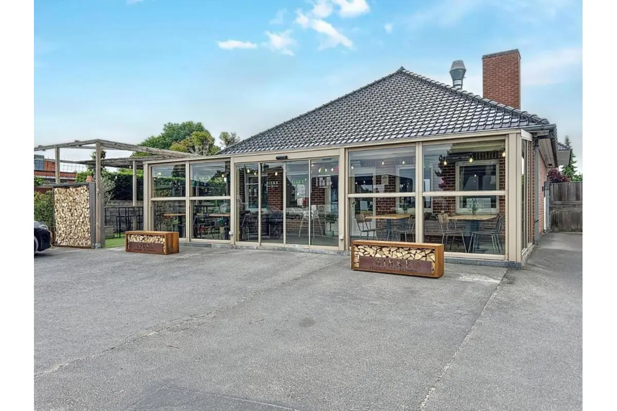 Handelszaak te  koop in Ardooie 8850 165000.00€  slaapkamers 500.00m² - Zoekertje 674697