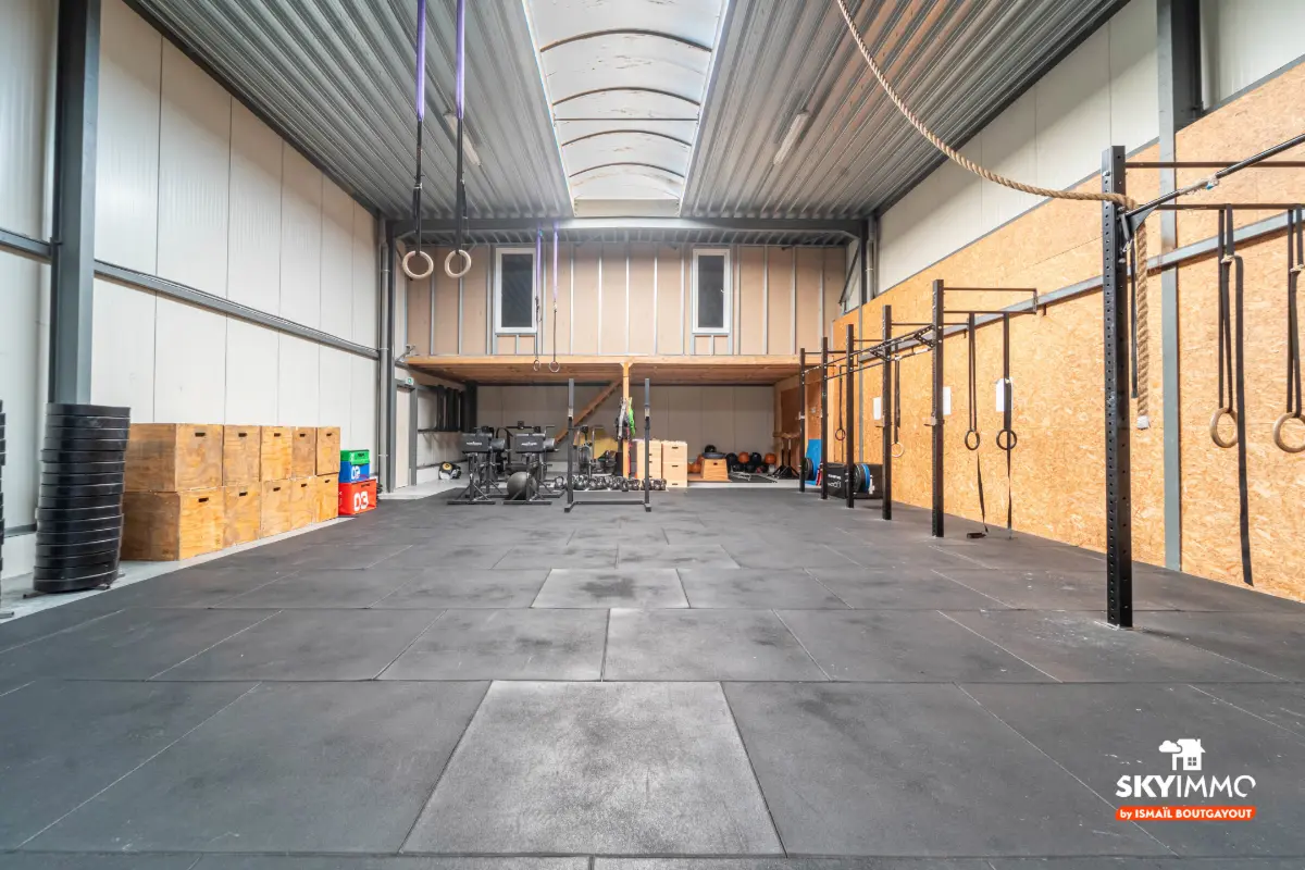 Handelszaak te  koop in Herstal 4040 289000.00€  slaapkamers 385.00m² - Zoekertje 674793