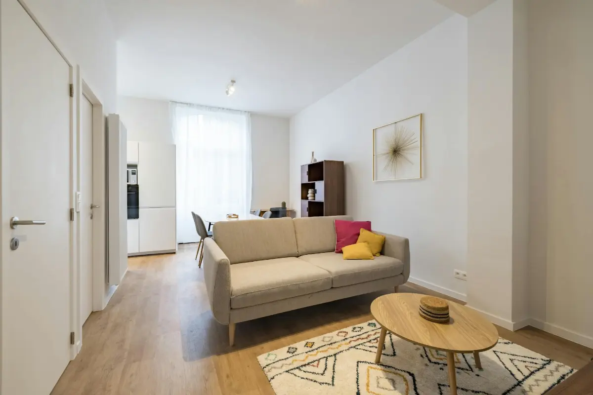 Mixgebouw te  huur in Etterbeek 1040 1450.00€  slaapkamers m² - Zoekertje 674720