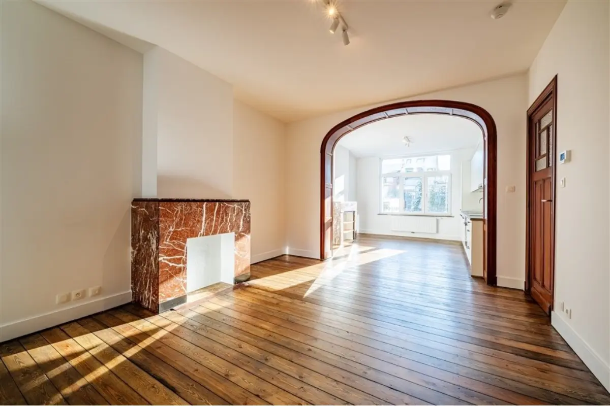 Appartement te  huur in Schaarbeek 1030 1650.00€ 2 slaapkamers 95.00m² - Zoekertje 674826