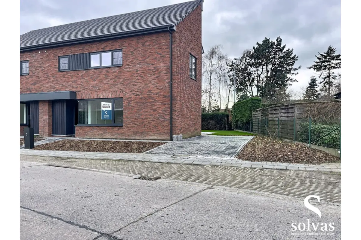 Villa à louer à Aalter 9880 1380.00€ 3 chambres m² - annonce 675426