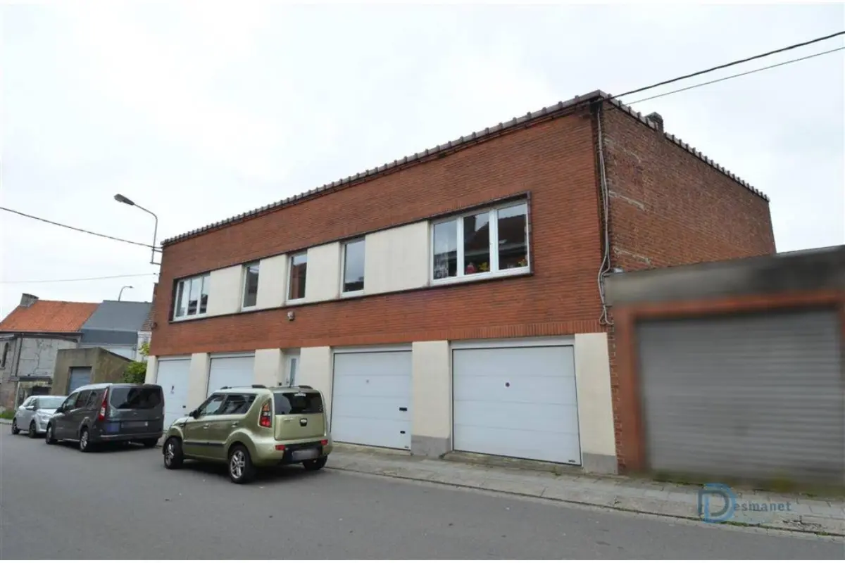 Autre à vendre à Couillet 6010 205000.00€ 3 chambres 138.00m² - annonce 675568