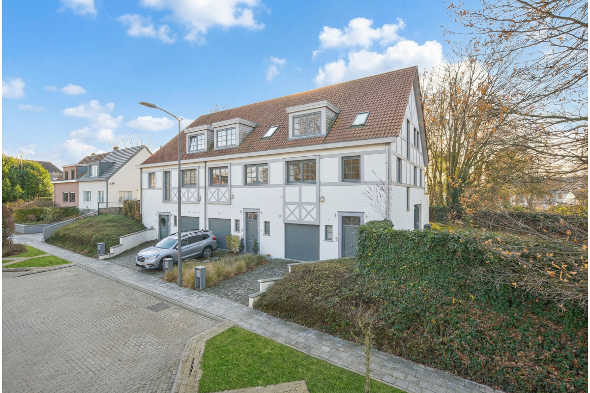 Huis te  in Sterrebeek 1933 3900.00€ 5 slaapkamers 271.00m² - Zoekertje 674970