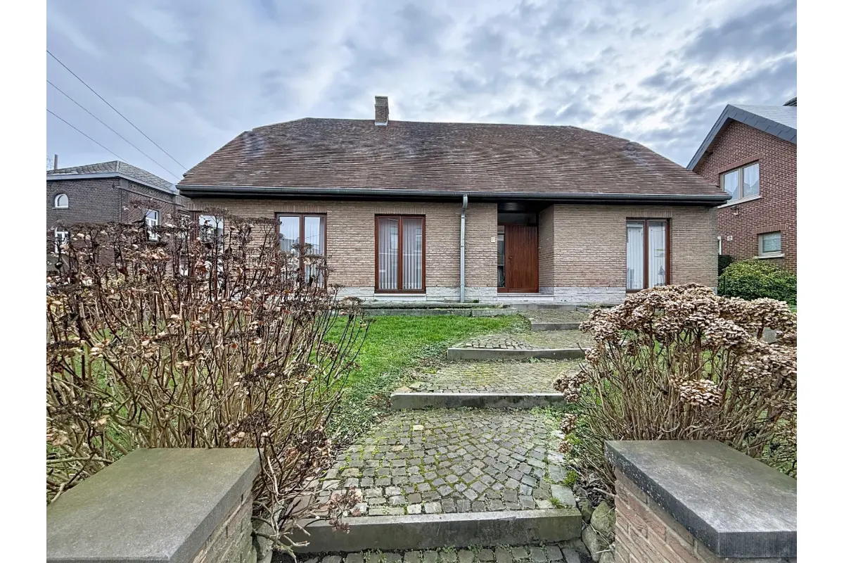 Villa à louer à Les Bons Villers 6210 1400.00€ 4 chambres 182.00m² - annonce 676618