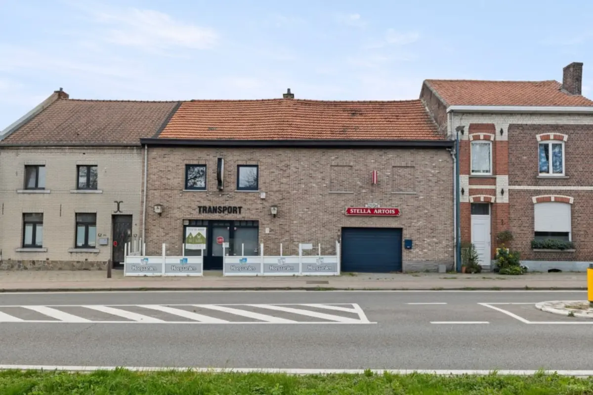 Immeuble mixte à louer à Linter 3350 1250.00€ 1 chambres m² - annonce 676061