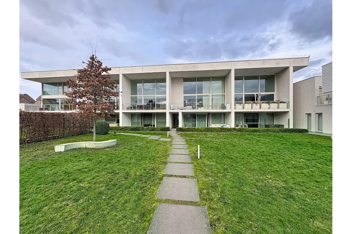 Appartement te  in Sint-Stevens-Woluwe 1932 2300.00€ 2 slaapkamers 191.00m² - Zoekertje 676522