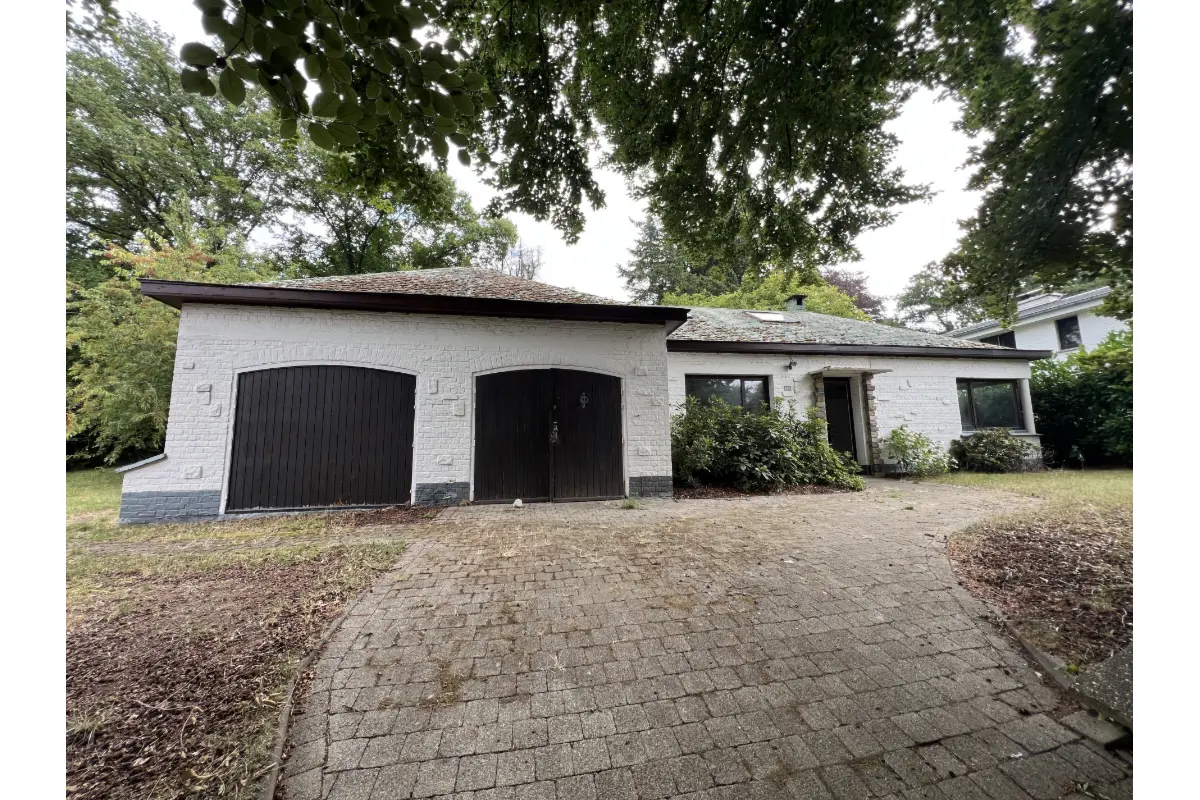 Villa te  in Sint-Genesius-Rode 1640 475000.00€ 4 slaapkamers 195.00m² - Zoekertje 676657