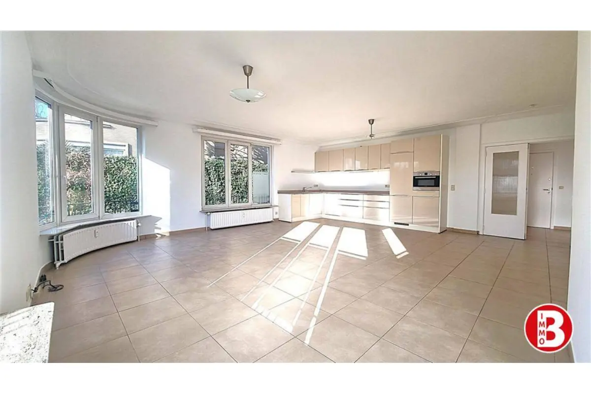 Rez-de-chaussée à vendre à Schaerbeek 1030 305000.00€ 2 chambres 110.00m² - annonce 676062