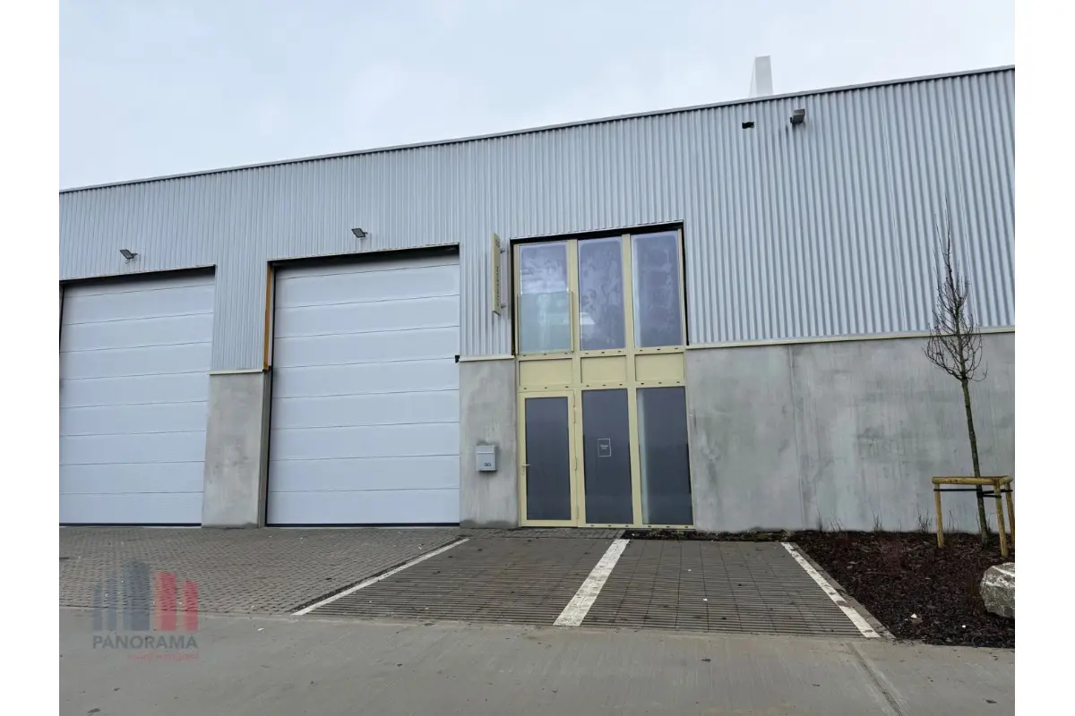 Handelszaak te  huur in Drogenbos 1620 2550.00€  slaapkamers 246.00m² - Zoekertje 676819