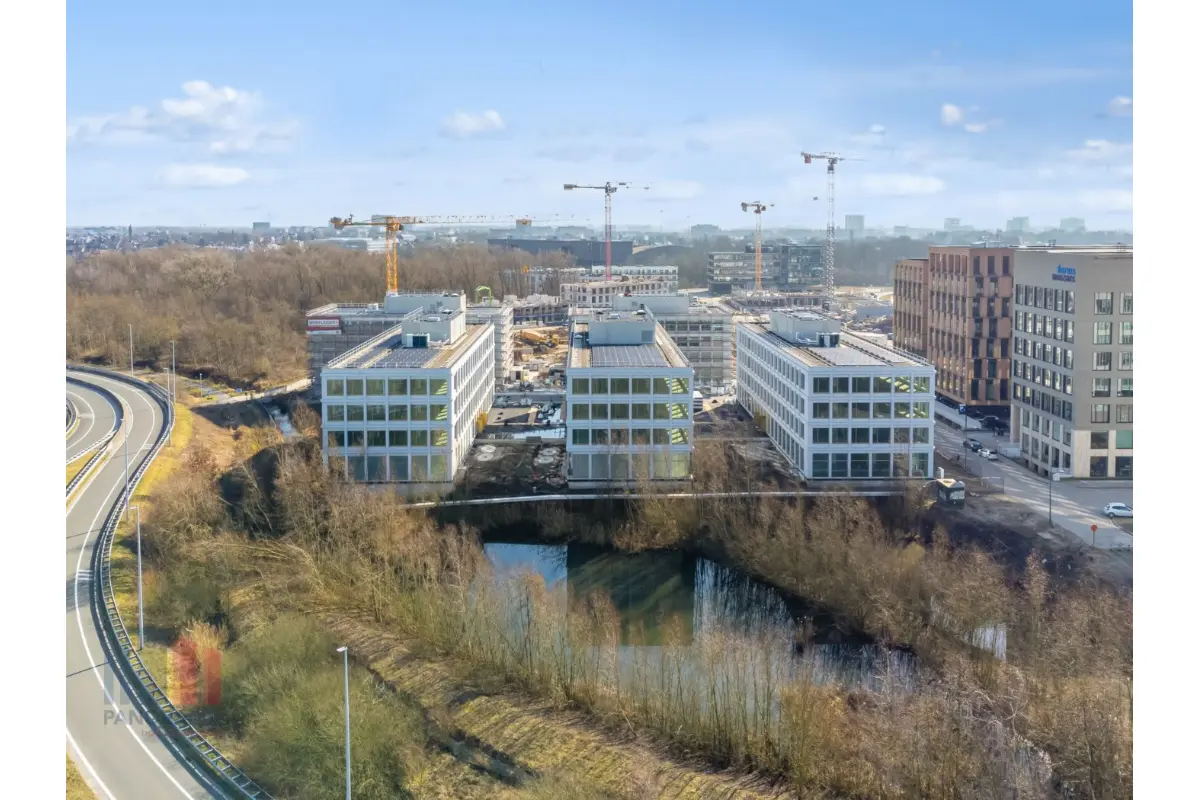 Handelszaak te  huur in Gent 9000 29368.00€  slaapkamers 1905.00m² - Zoekertje 676816