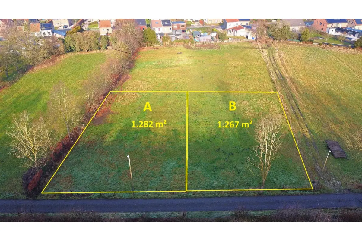 Bouwgrond te  koop in Bassenge 4690 139000.00€  slaapkamers m² - Zoekertje 676778