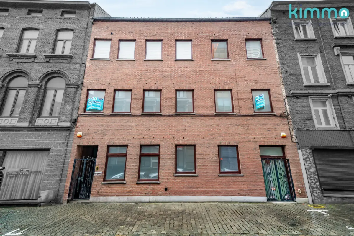 Appartementsgebouw te  koop in Charleroi 6000 349000.00€ 6 slaapkamers 368.00m² - Zoekertje 676956