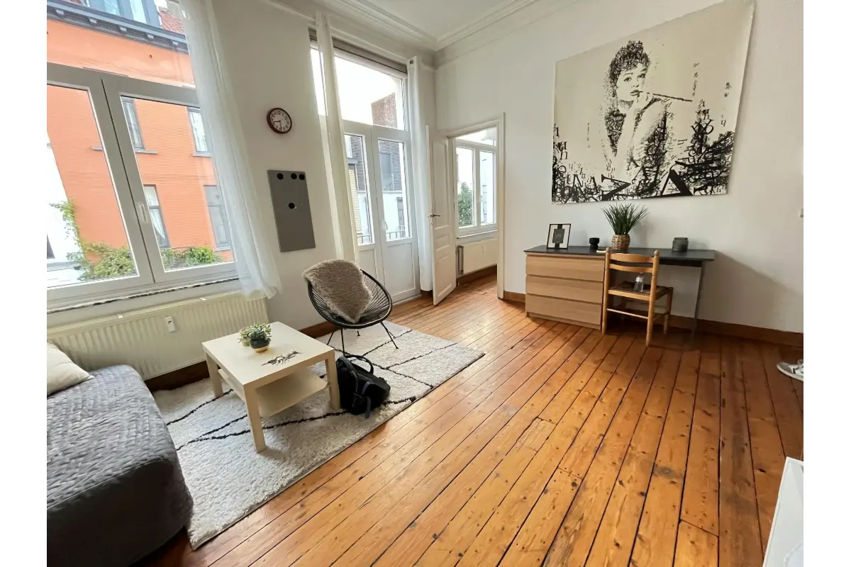 Huis te  huur in Etterbeek 1040 950.00€ 1 slaapkamers m² - Zoekertje 676761