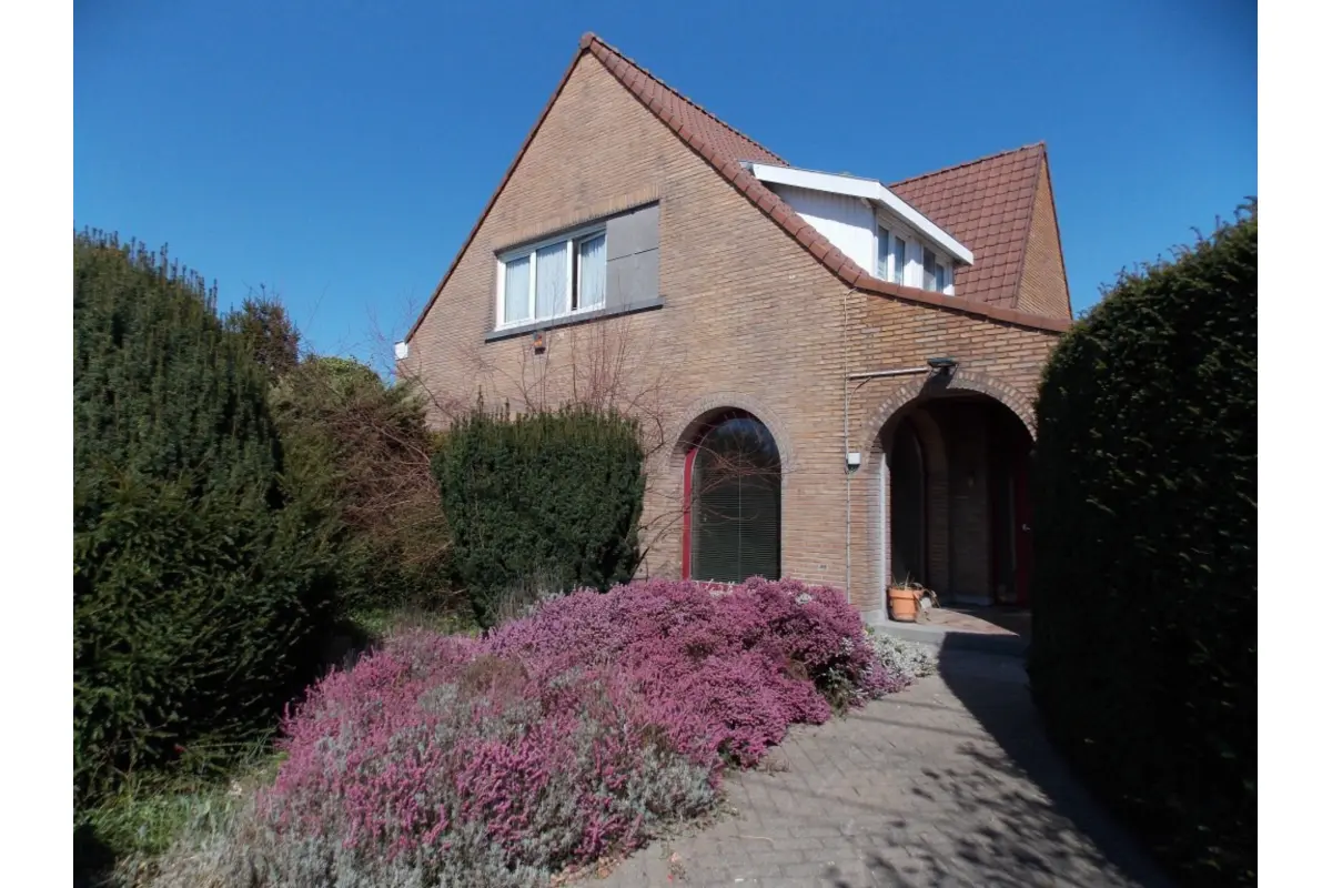 Villa à vendre à Sirault 7332 220000.00€ 2 chambres 165.00m² - annonce 677066