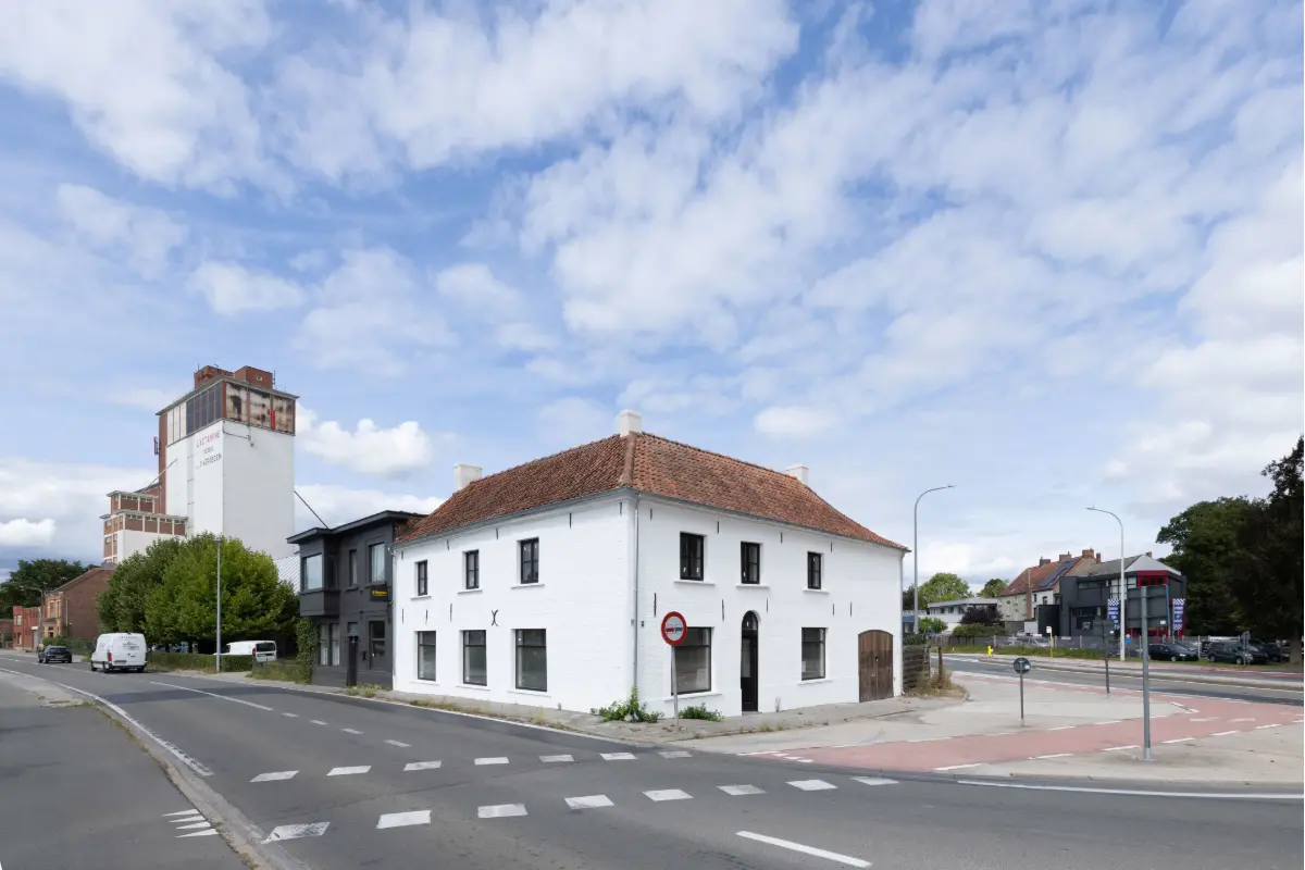 Handelszaak te  huur in Zomergem 9930 1500.00€  slaapkamers 318.00m² - Zoekertje 677147