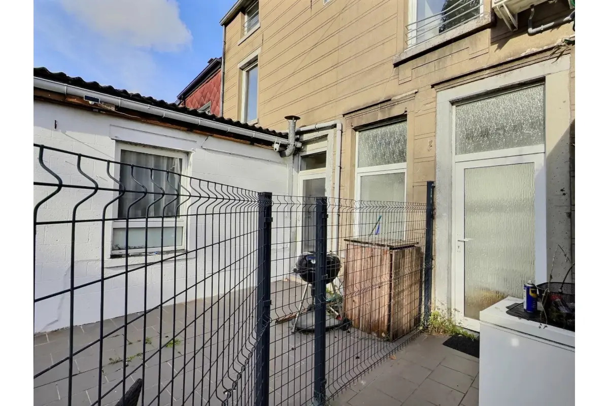 Maison à vendre à Roux 6044 380000.00€ 7 chambres m² - annonce 677618