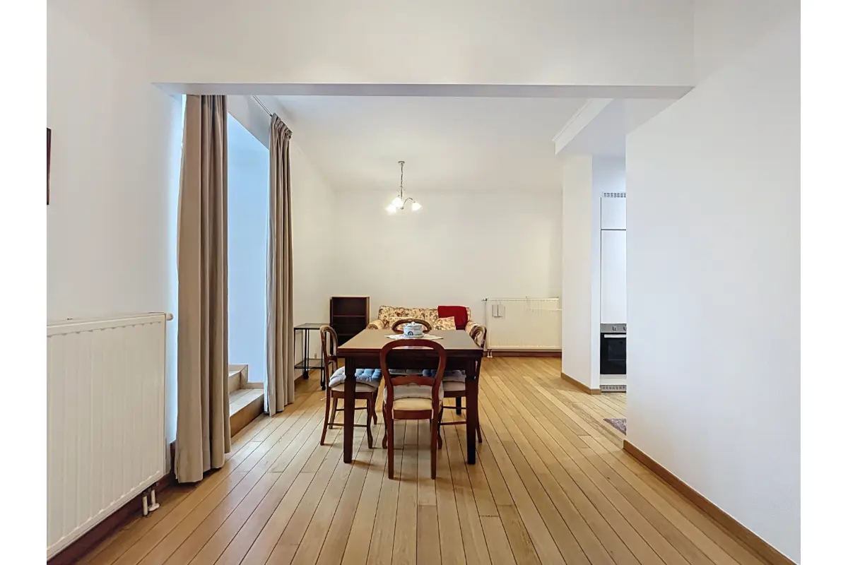 Appartement te  huur in Ukkel 1180 1350.00€ 1 slaapkamers 68.00m² - Zoekertje 678178