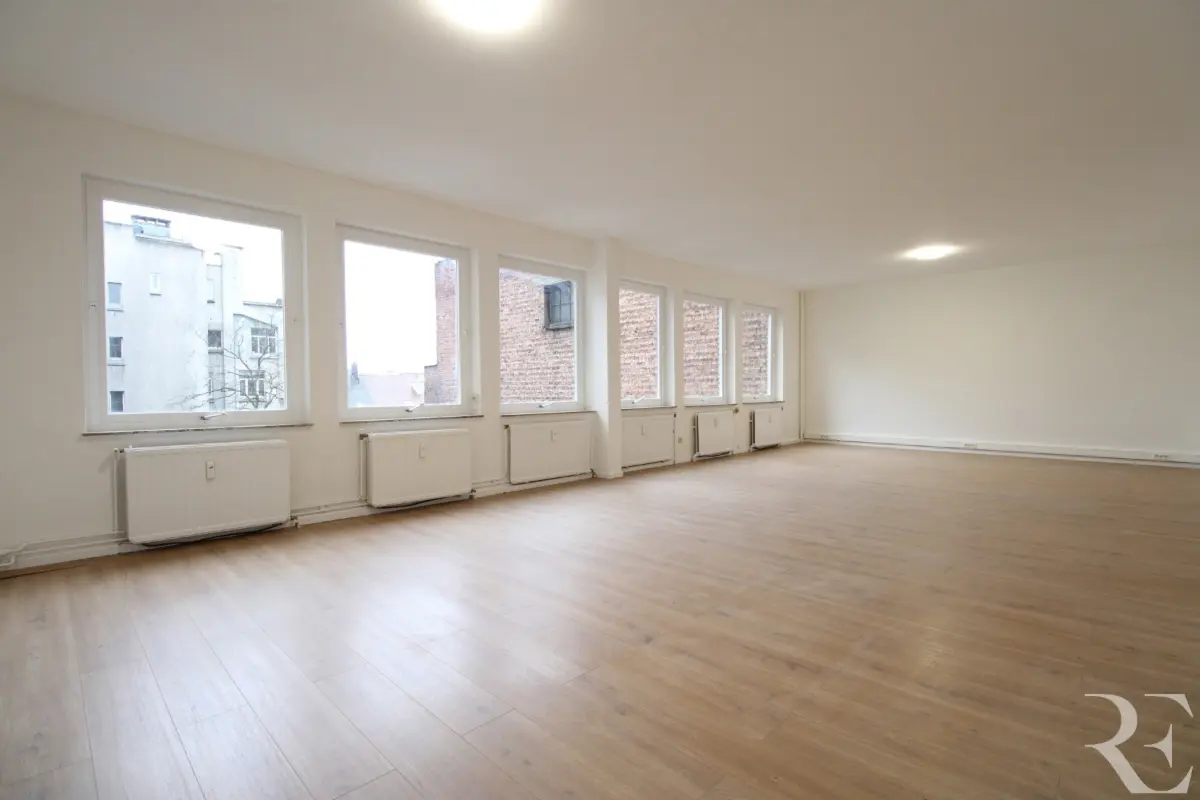 Handelszaak te  huur in Elsene 1050 1300.00€  slaapkamers 70.00m² - Zoekertje 677608