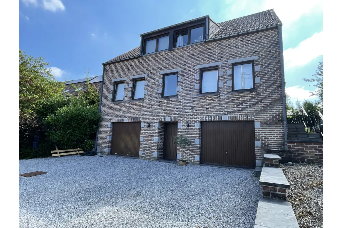 Maison à vendre à Ophain-Bois-Seigneur-Isaac 1421 638500.00€ 5 chambres 218.00m² - annonce 677623