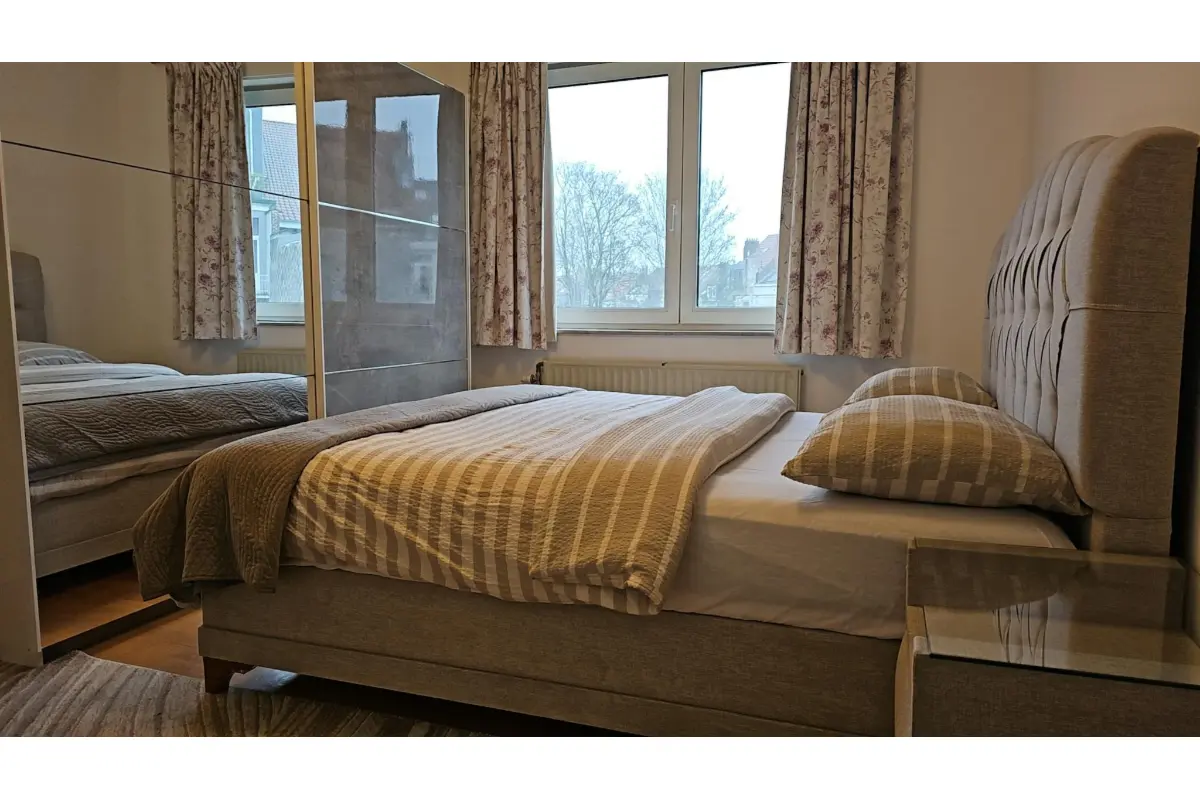 Appartement te  huur in Vorst 1190 2000.00€  slaapkamers m² - Zoekertje 677598