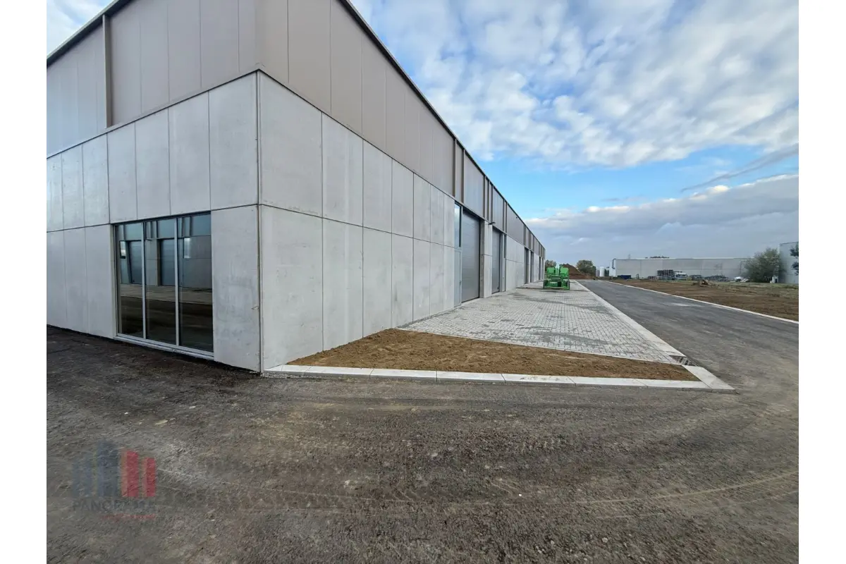 Handelszaak te  koop in Tielt 8700 343500.00€  slaapkamers 221.00m² - Zoekertje 678471