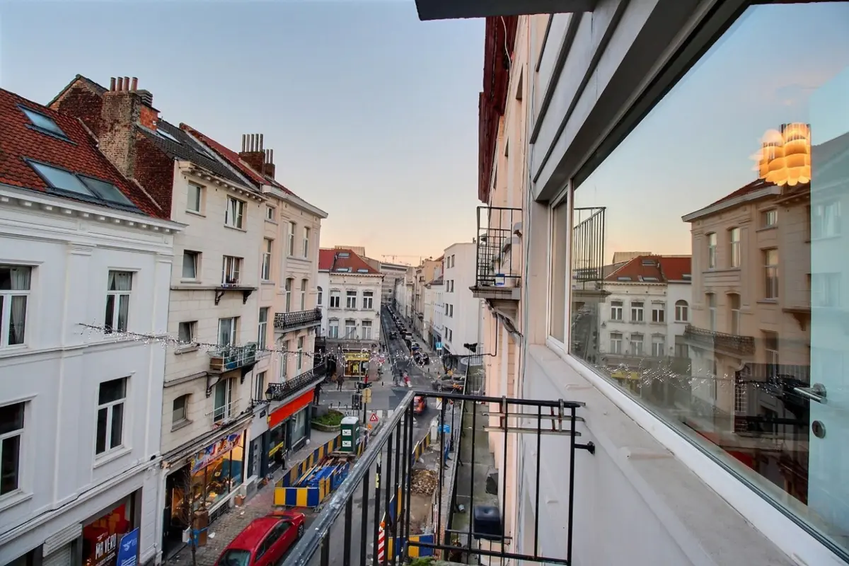 Appartement te  huur in Elsene 1050 1150.00€ 1 slaapkamers 64.00m² - Zoekertje 678390