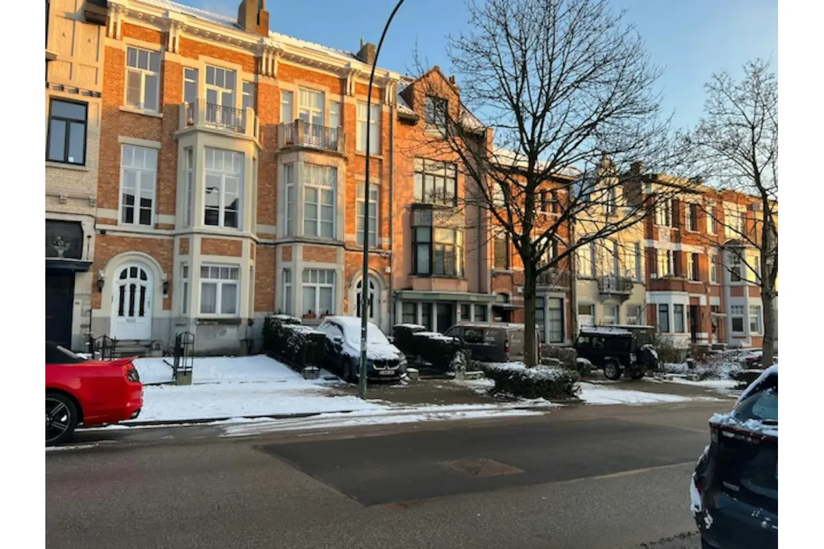 Huis te  huur in Ukkel 1180 3100.00€  slaapkamers m² - Zoekertje 678370