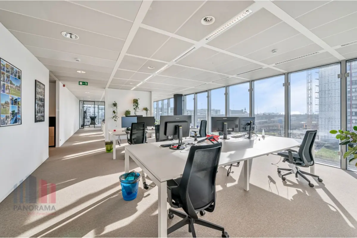 Handelszaak te  huur in Gent 9000 11202.00€  slaapkamers 1005.00m² - Zoekertje 678452