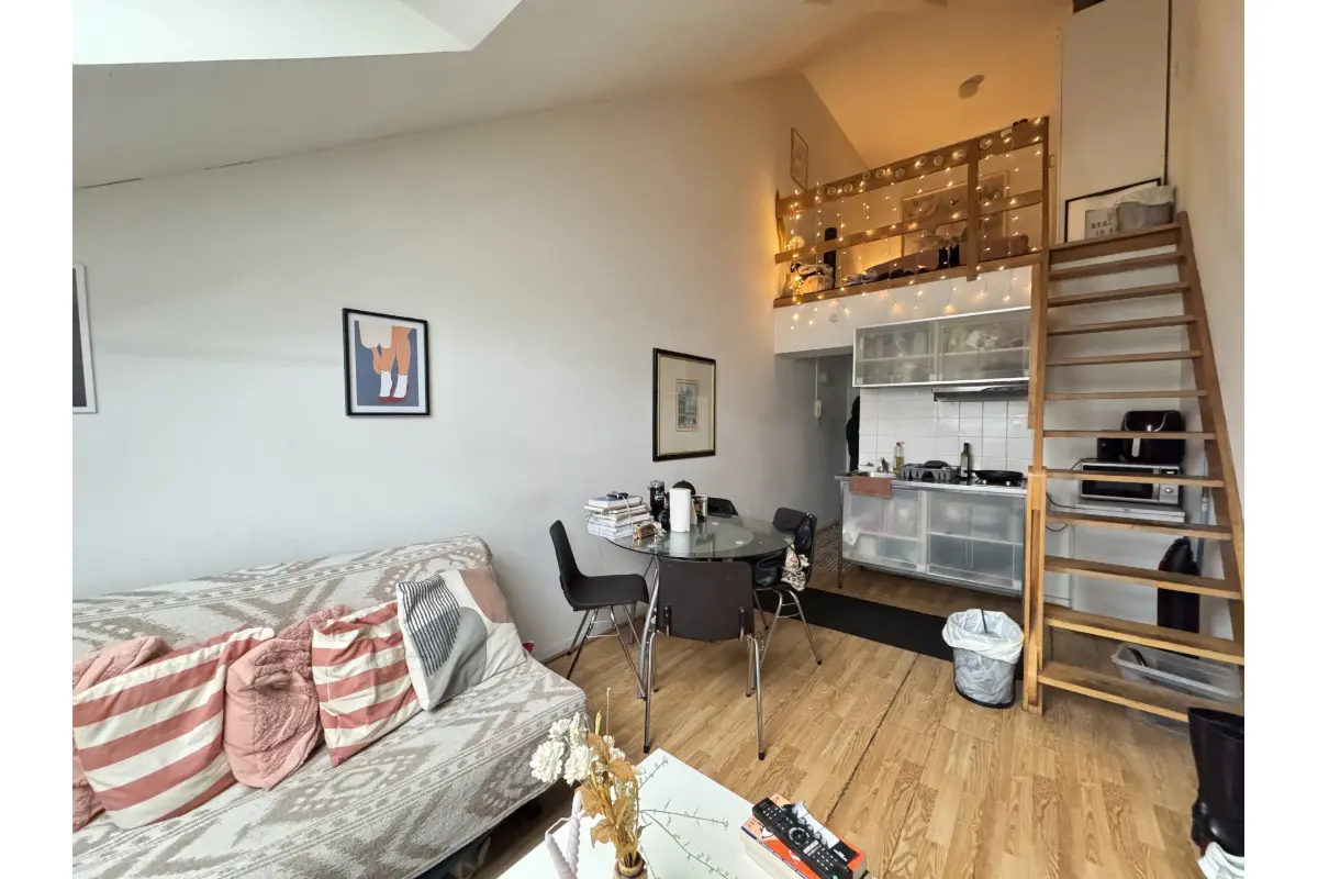 Studio à louer à Bruxelles 1000 700.00€  chambres 30.00m² - annonce 678723