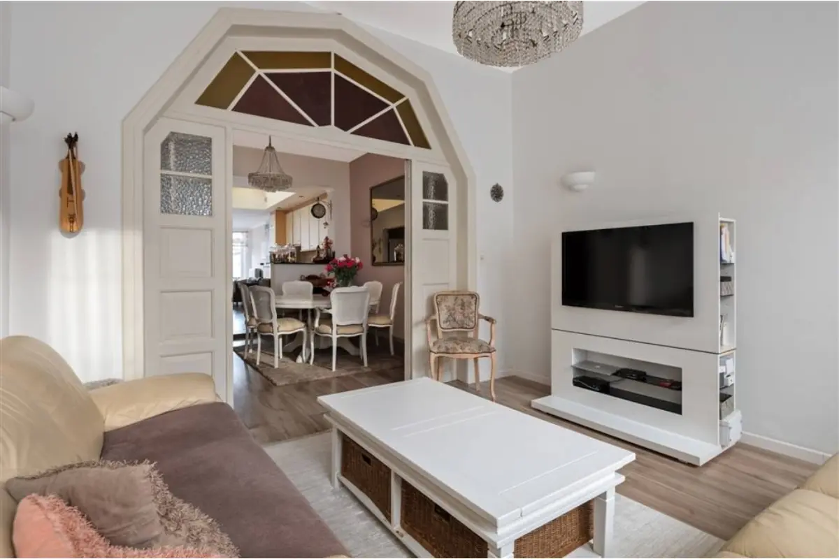 Maison de maître à vendre à Berchem 2600 490000.00€ 5 chambres 250.00m² - annonce 679163