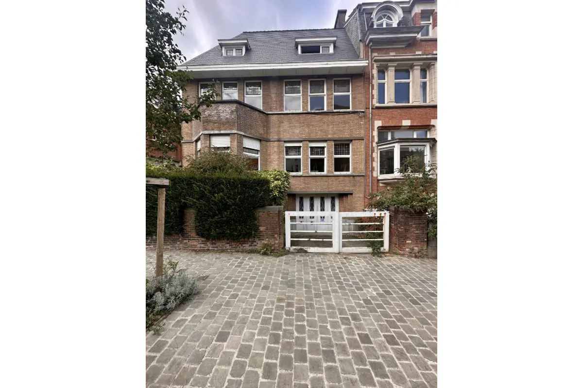 Huis te  koop in Ukkel 1180 1000000.00€ 7 slaapkamers 350.00m² - Zoekertje 678722