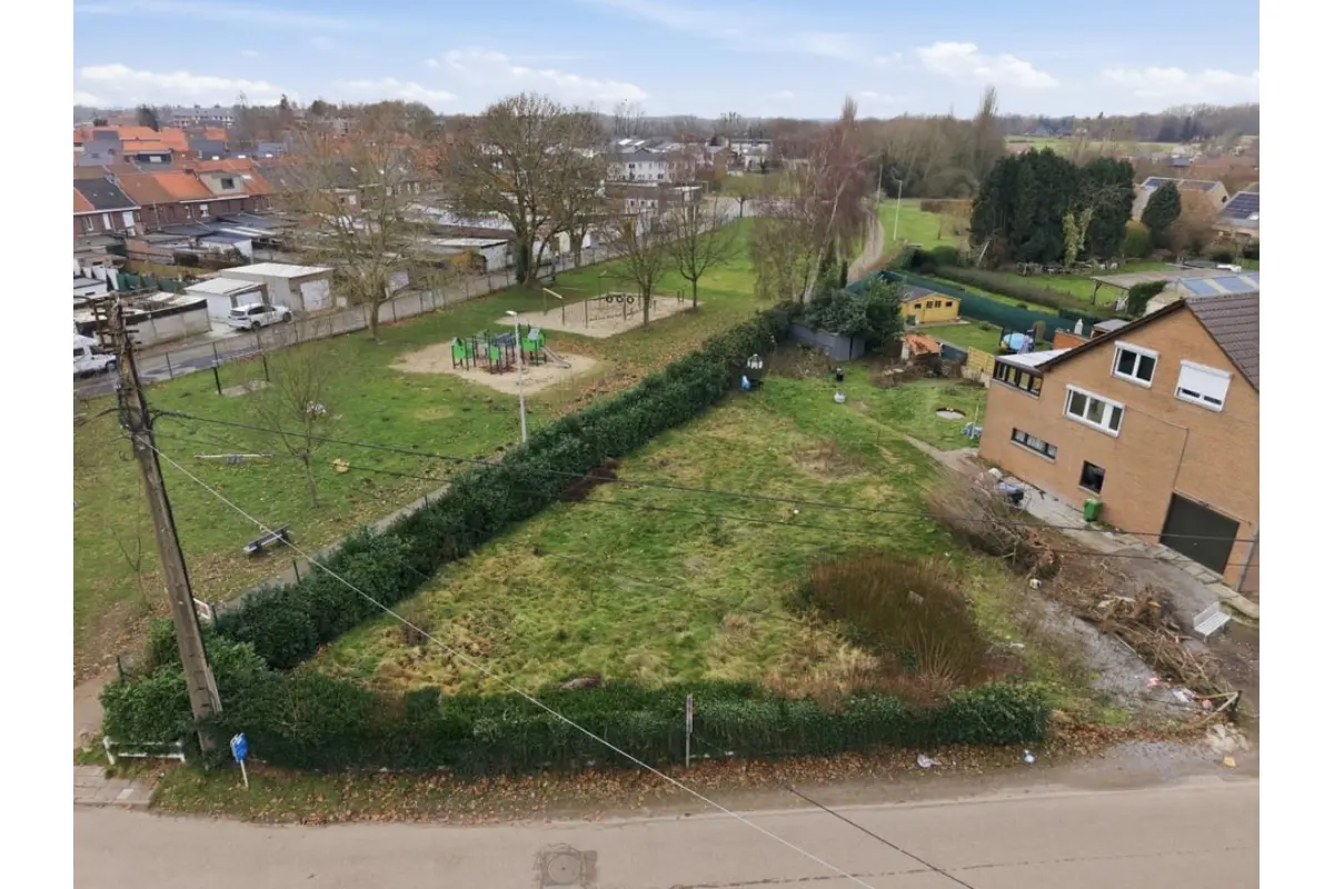 Terrain à vendre à Berg 3700 90000.00€  chambres m² - annonce 678405