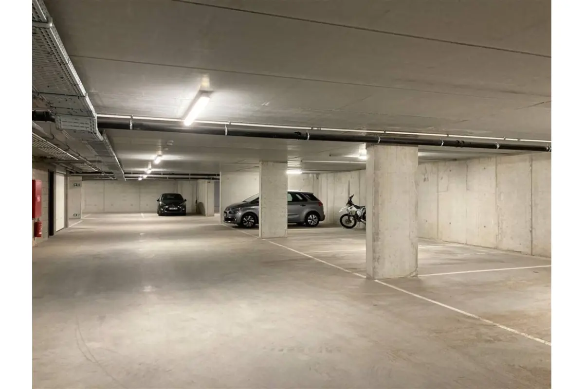 Parking & garage te  koop in Geel 2440 16000.00€  slaapkamers m² - Zoekertje 679663