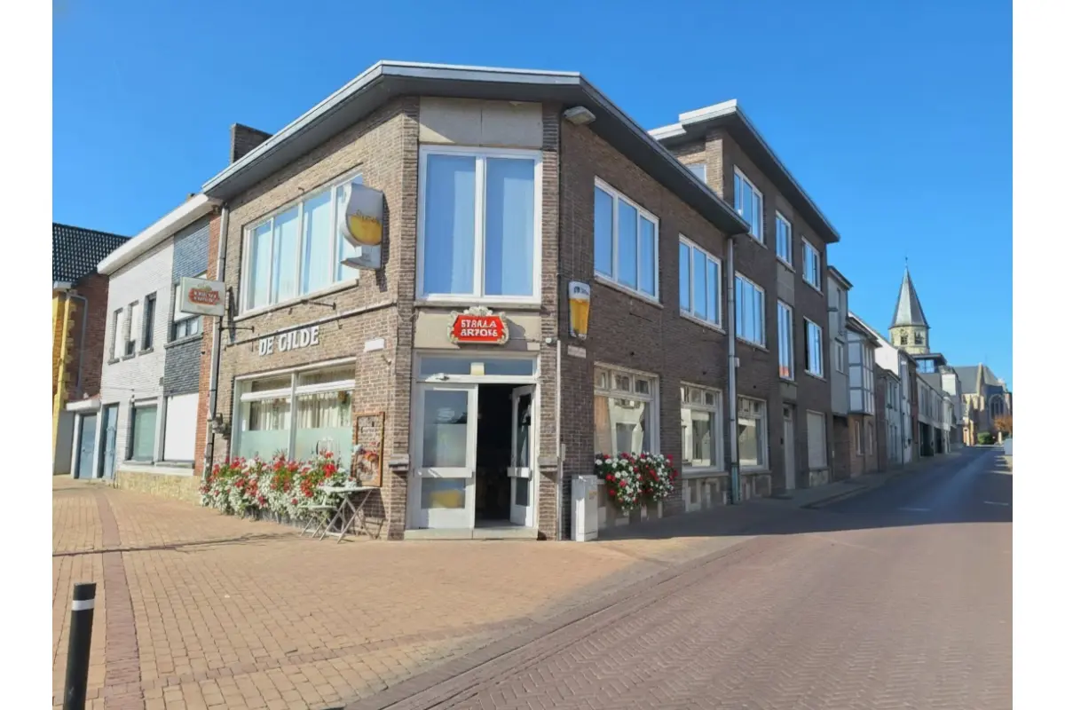 Handelszaak te  huur in Pittem 8740 995.00€  slaapkamers m² - Zoekertje 679625