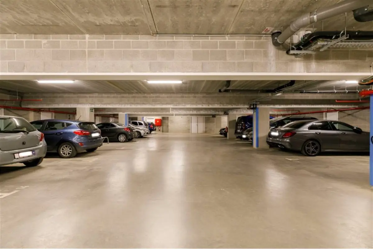Parking & garage te  koop in Heist-op-den-Berg 2220 22500.00€  slaapkamers m² - Zoekertje 679664