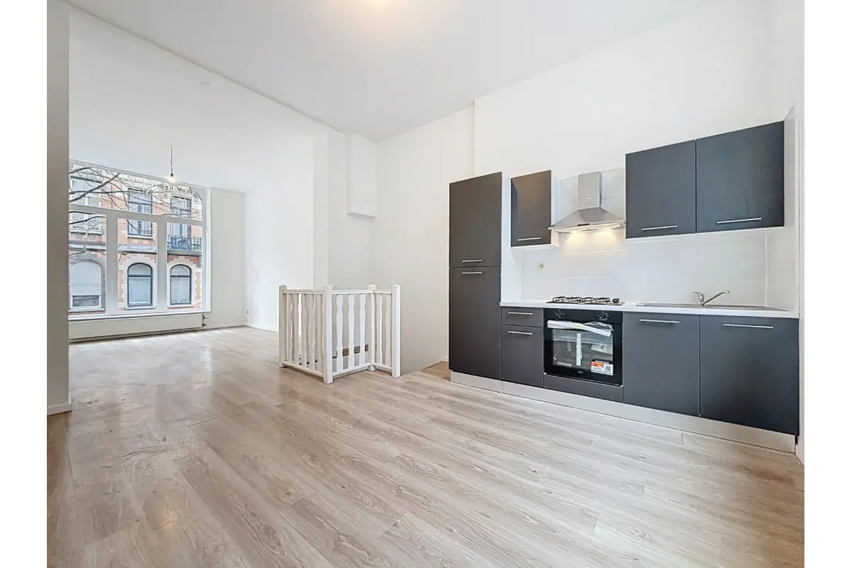 Appartement te  huur in Schaarbeek 1030 1275.00€ 2 slaapkamers 86.00m² - Zoekertje 679750