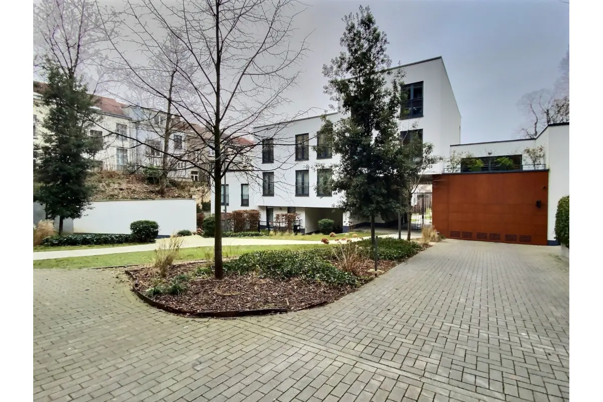 Parking à louer à Ixelles 1050 150.00€  chambres m² - annonce 679747