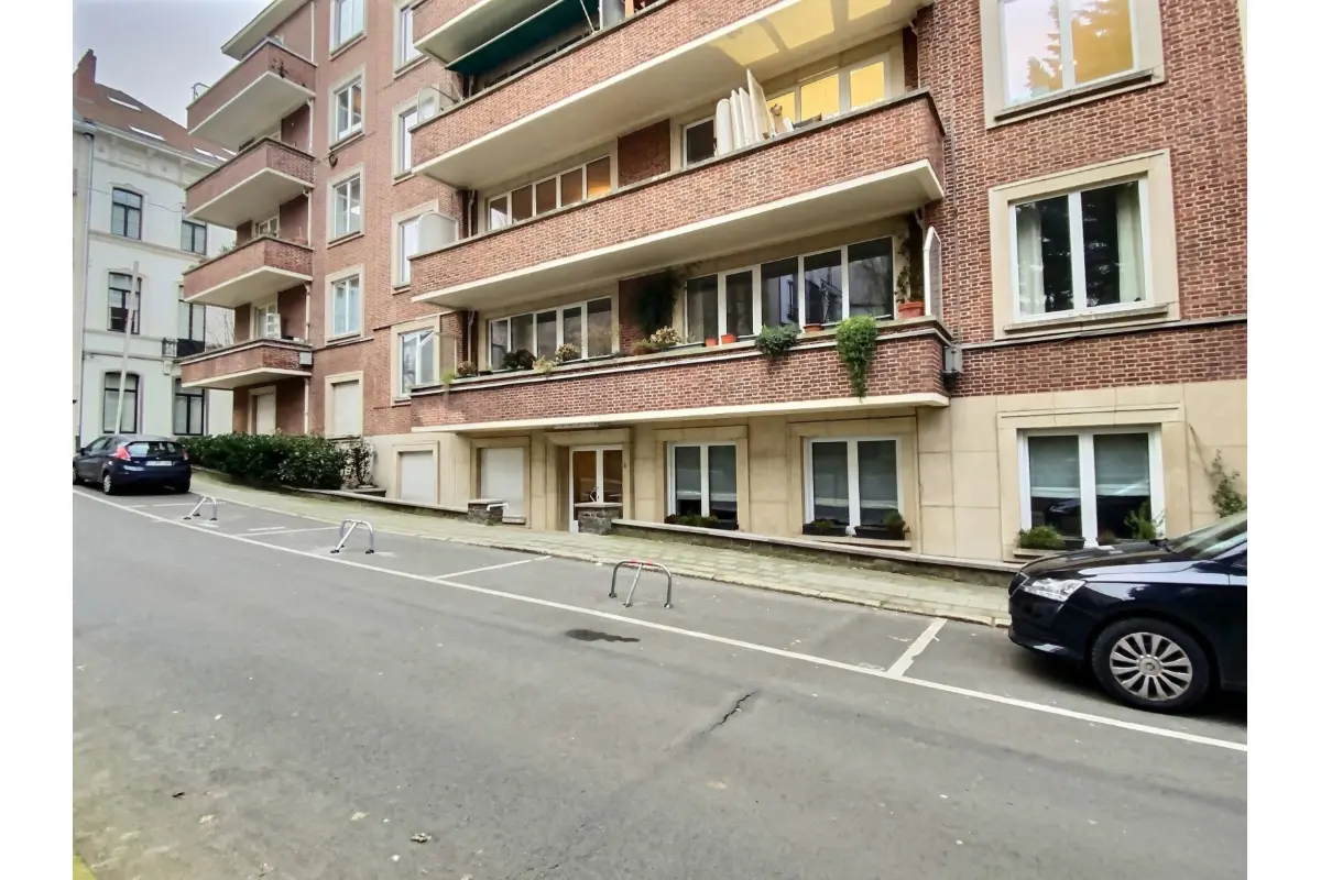 Parking à louer à Ixelles 1050 120.00€  chambres m² - annonce 679748