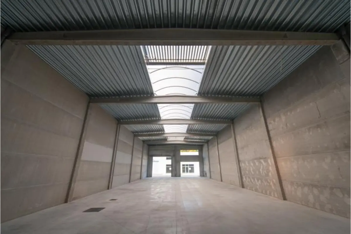 Handelszaak te  huur in Lanaken 3620 1000.00€  slaapkamers m² - Zoekertje 679638