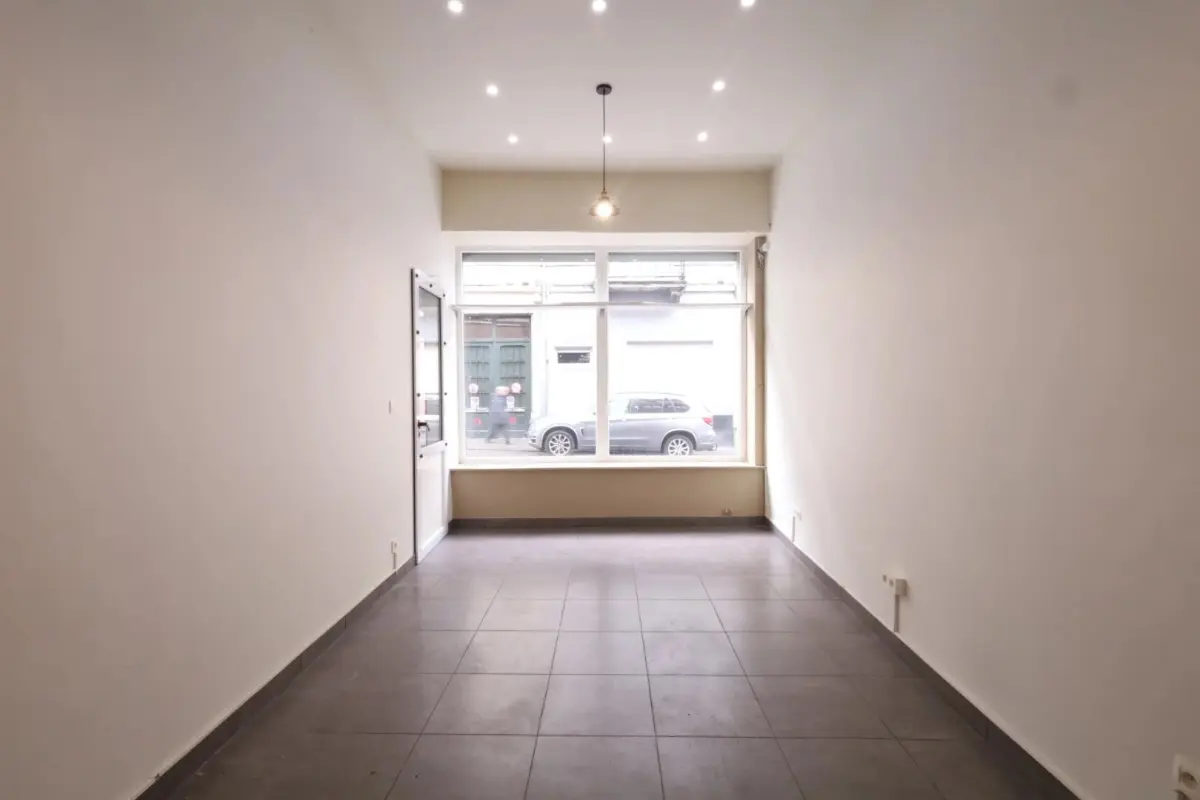 Handelszaak te  in Sint-Joost-ten-Node 1210 1000.00€  slaapkamers 45.00m² - Zoekertje 679532