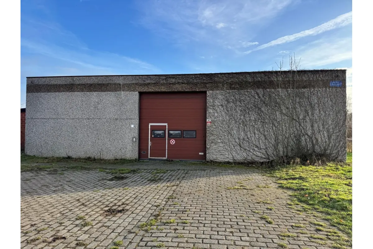 Handelszaak te  huur in Koekelare 8680 750.00€  slaapkamers m² - Zoekertje 679889