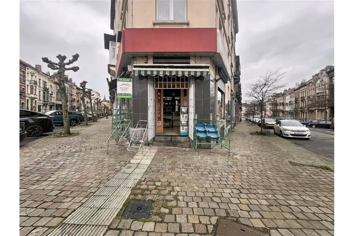 Handelszaak te  koop in Schaarbeek 1030 220000.00€  slaapkamers 52.00m² - Zoekertje 680303