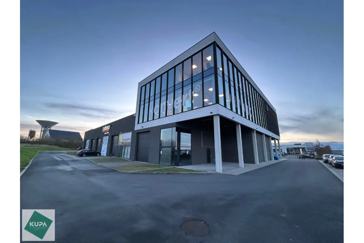 Handelszaak te  huur in Ghislenghien 7822 1102.66€  slaapkamers 184.00m² - Zoekertje 680634