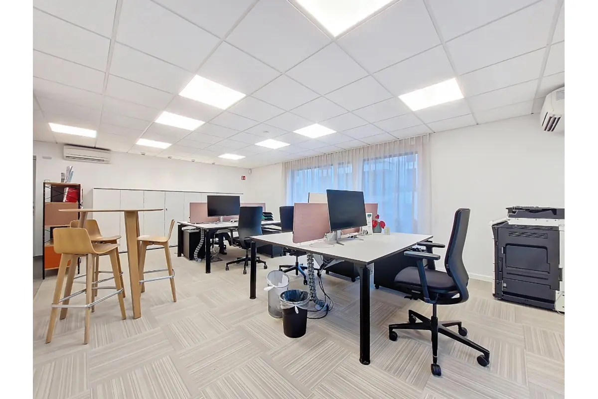 Handelszaak te  huur in Dave 5100 2900.00€  slaapkamers 100.00m² - Zoekertje 680934