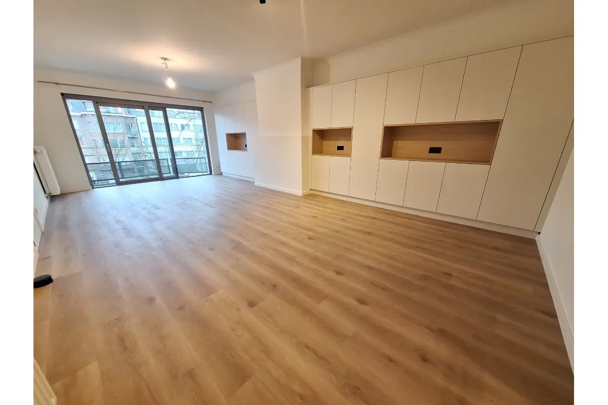 Appartement te  huur in Sint-Lambrechts-Woluwe 1200 1300.00€ 2 slaapkamers 98.00m² - Zoekertje 680525