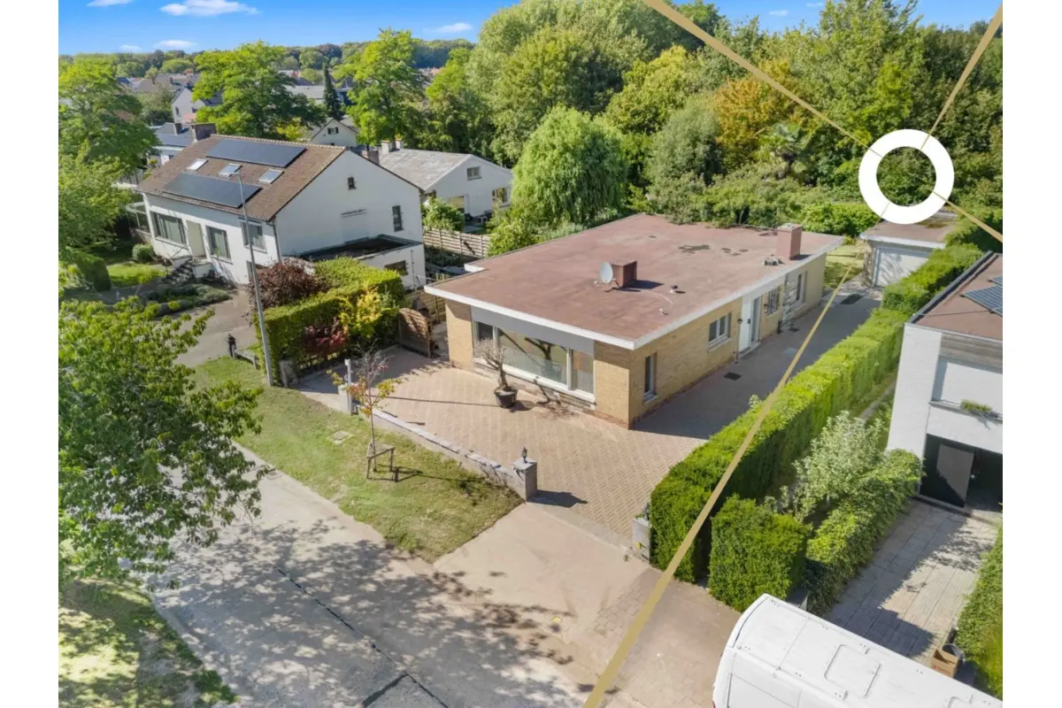 Maison à vendre à Sint-Michiels 8200 299000.00€ 3 chambres m² - annonce 679972