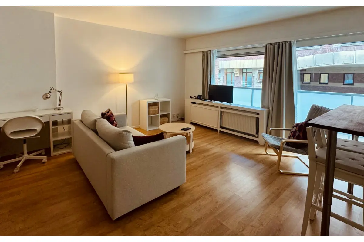 Appartement à louer à Etterbeek 1040 1300.00€  chambres m² - annonce 679981